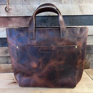 ❌ SOLD ❌ Portland Leather Goods Badlands mini zip crossbody, EEUC.